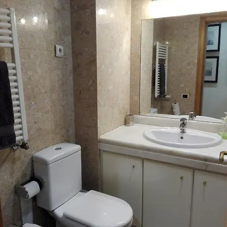 Spacious Flat Campo De Ourique Apartment